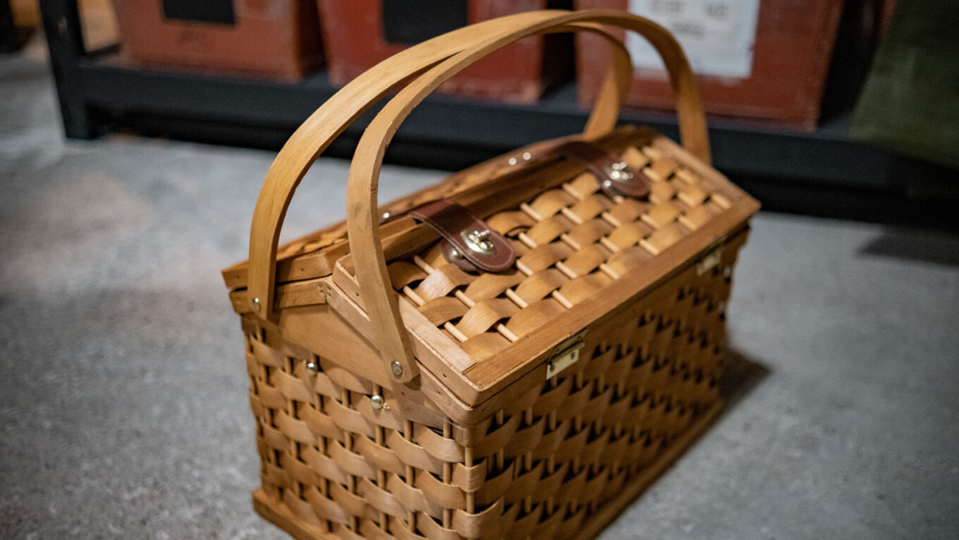 SOLD OUT！ヴィンテージ ピクニックバスケット カトラリーセット / Vintage picnic basket GARAMP（ガランプ）