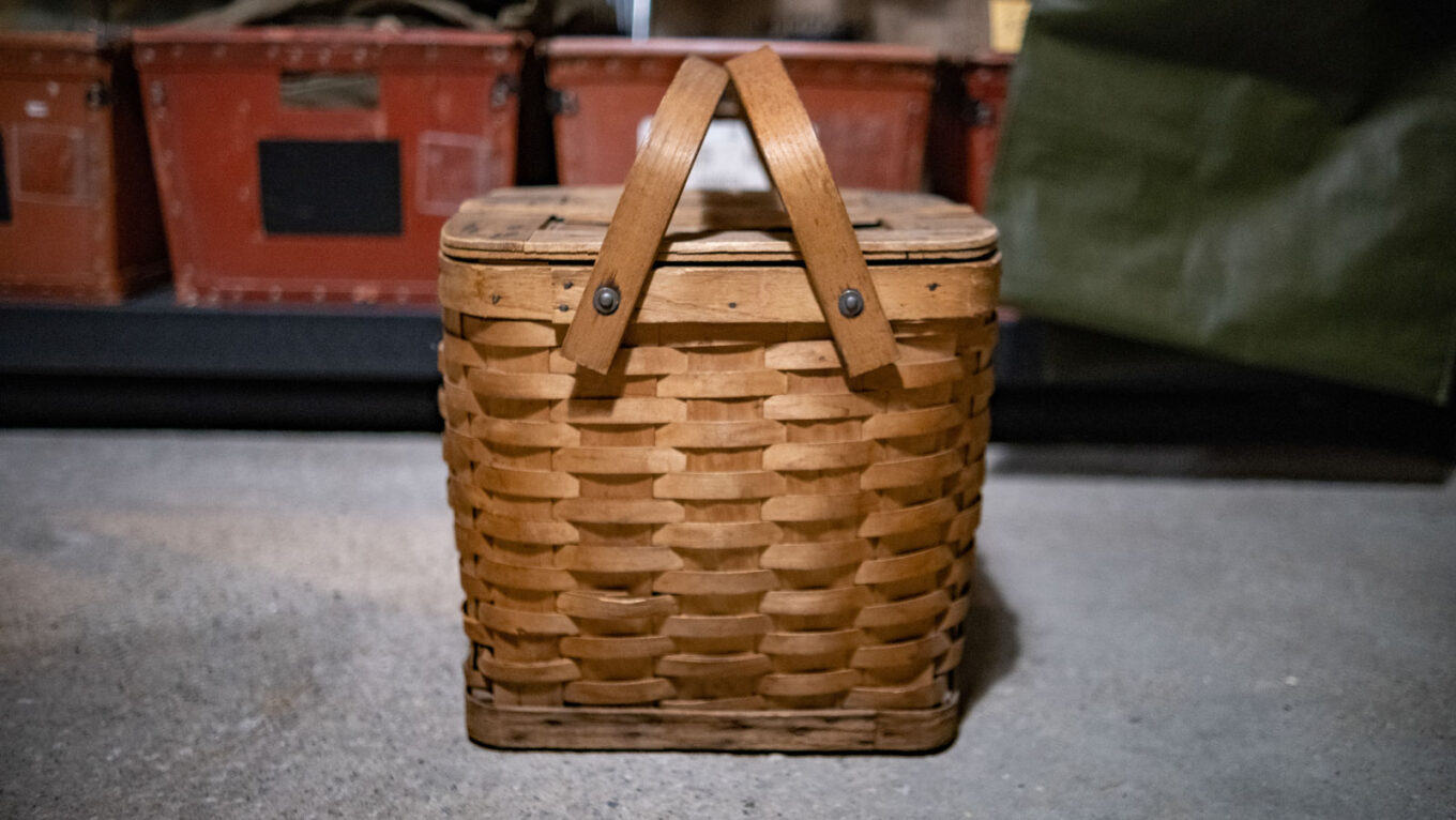 SOLD OUT！ヴィンテージ ピクニックバスケット レッドマン ナチュラル / Redman picnic basket natural
